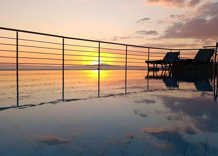 Βίλα Iris, Luxury Stone In With Private Infinity Pool, Bbq And Amazing Sea View *