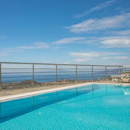 Iris, Luxury Stone In With Private Infinity Pool, Bbq And Amazing Sea View * Stoúpa