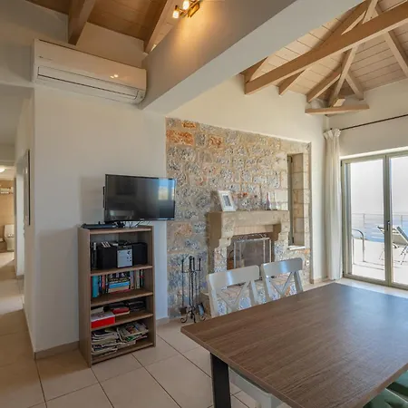 Iris, Luxury Stone In With Private Infinity Pool, Bbq And Amazing Sea View Villa Stoúpa