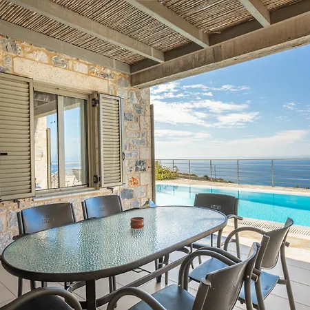 Iris, Luxury Stone In With Private Infinity Pool, Bbq And Amazing Sea View Stoúpa