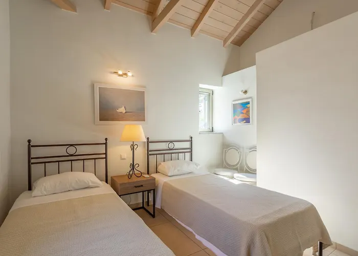 Villa Iris, Luxury Stone In With Private Infinity Pool, Bbq And Amazing Sea View *