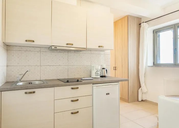 Iris, Luxury Stone In With Private Infinity Pool, Bbq And Amazing Sea View Villa *