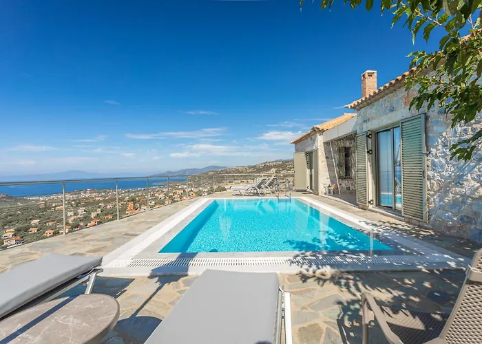 Iris, Luxury Stone In With Private Infinity Pool, Bbq And Amazing Sea View Villa