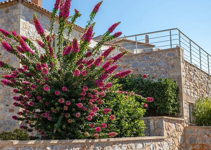 Iris, Luxury Stone In With Private Infinity Pool, Bbq And Amazing Sea View Villa